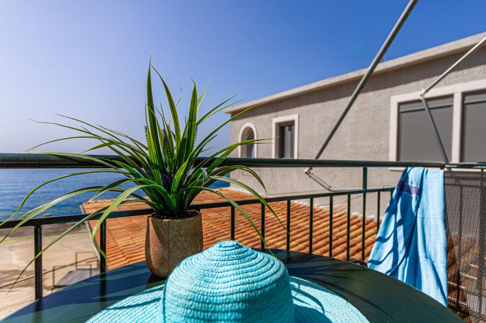 Marina Aparthotel Kardhamili Exterior foto