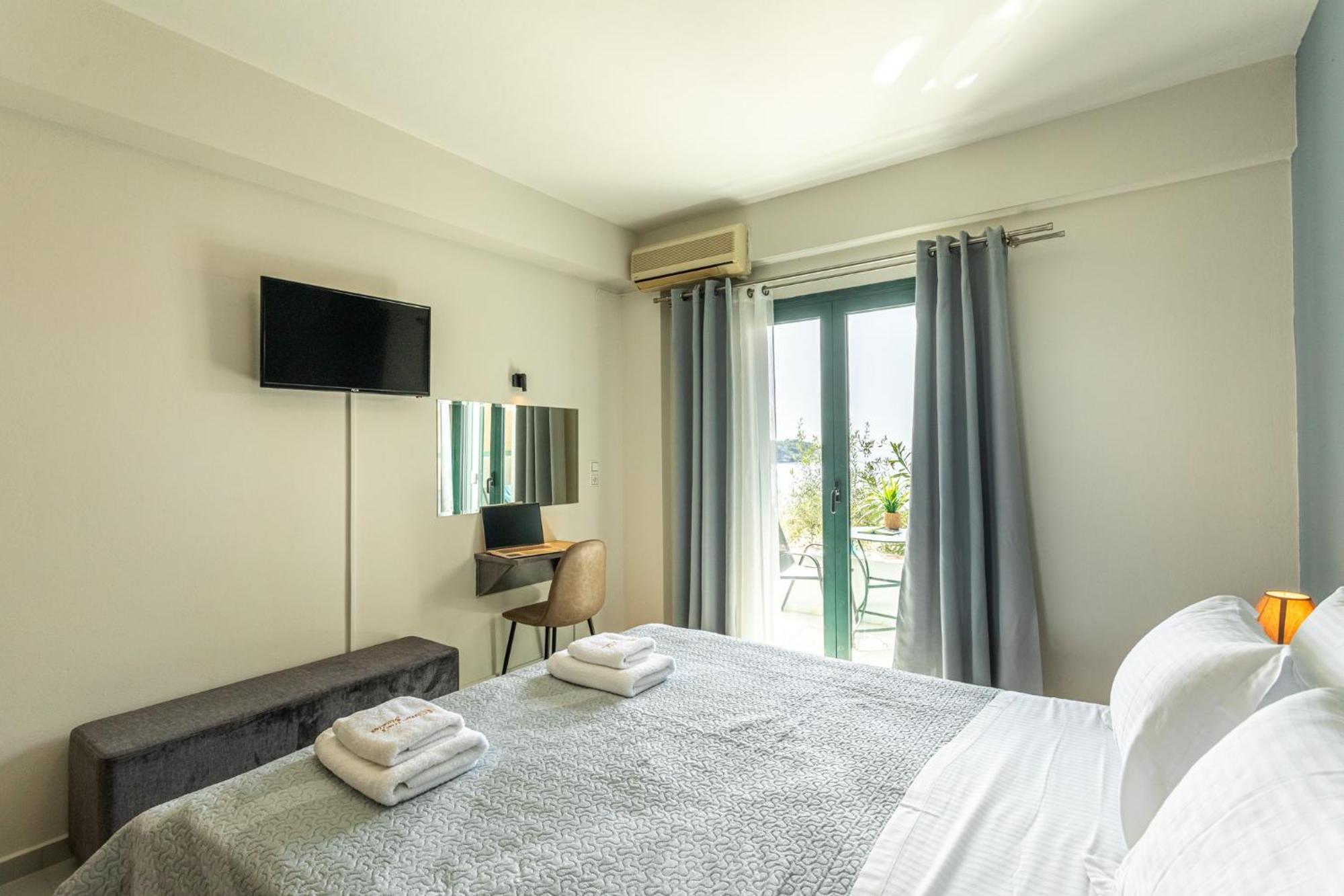 Marina Aparthotel Kardhamili Exterior foto